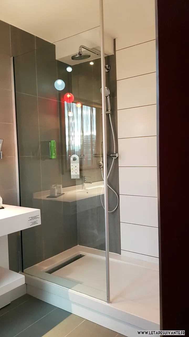 Mercure Part Dieu : la salle de bain
