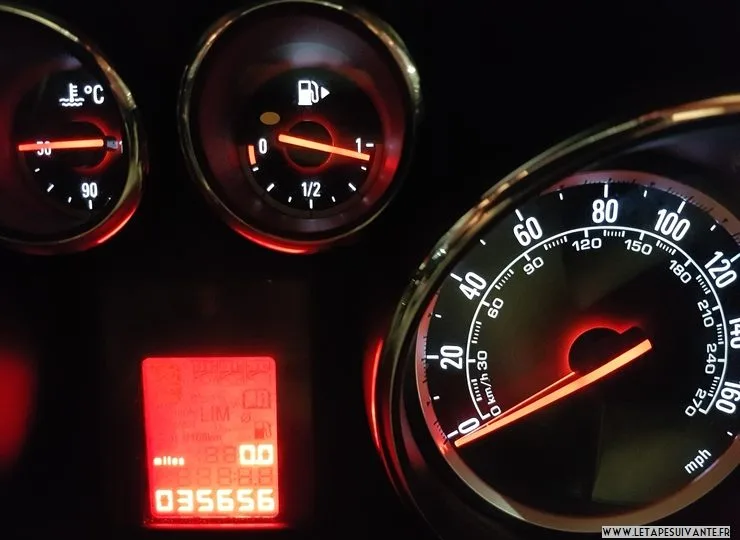 Louer une voiture en voyage : éviter les problèmes Louer une voiture en voyage