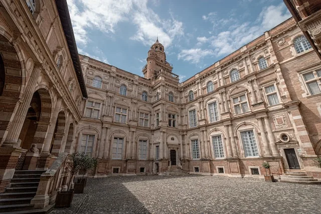Visiter Toulouse en une journée : l'hôtel d'Assézat